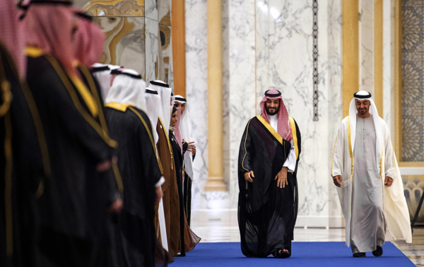 MBS (à gauche ) et MBZ (à droite) , à Abu Dhabi, BANDAR en décembre 2021 . BANDAR AL-JALOUD/SAUDI ROYAL PALACE/AFP