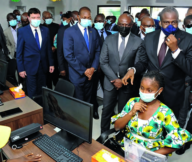 Le ministre lors de l'inauguration du «bureau de poste du futur», à l’université FHB, en mai dernier. DR