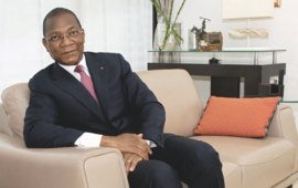 Le ministre dans son bureau.JEAN SOMBRO